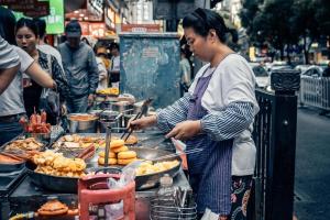 新修订《上海市食品摊贩经营管理办法》正式公布，一起来看解读！